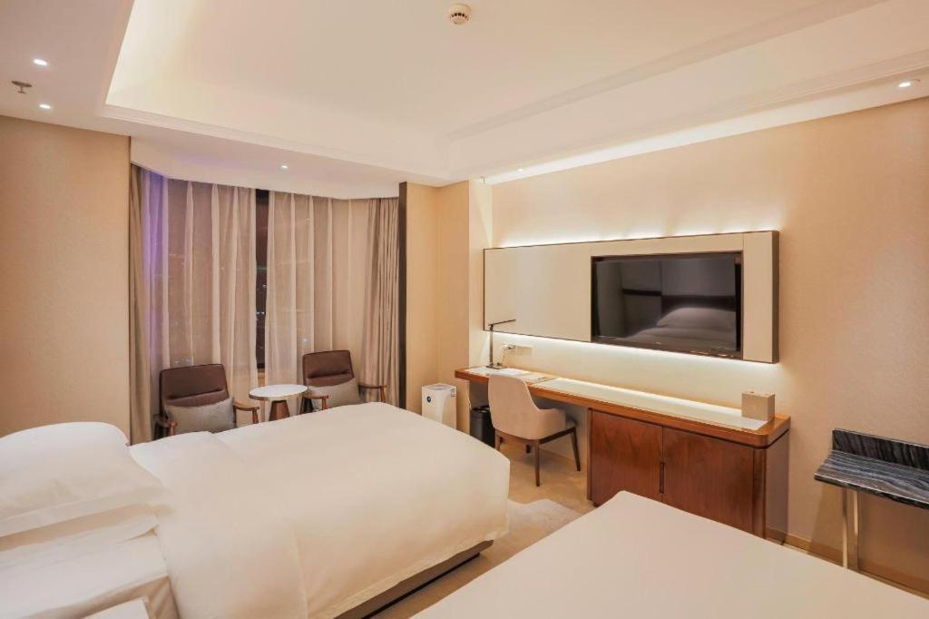 Sunshine Hotel
