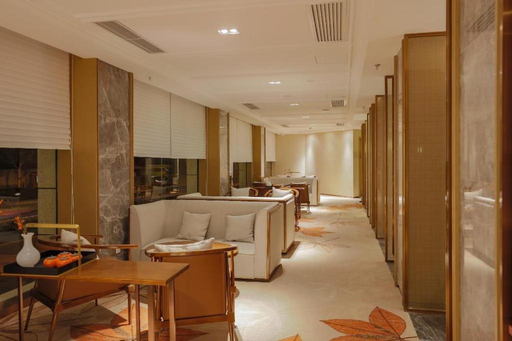 Sunshine Hotel