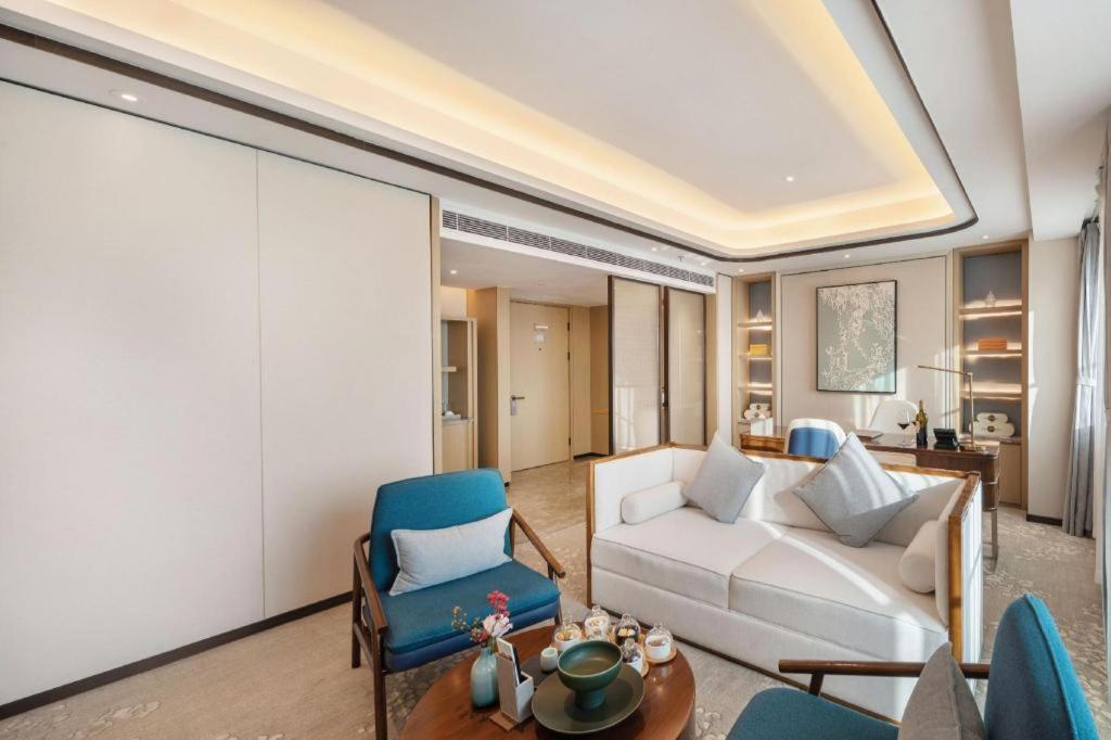 Sunshine Hotel 4*
